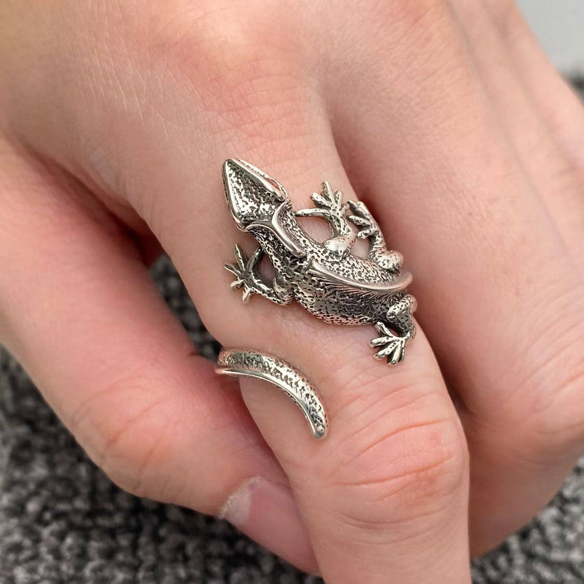 Vintage Red-eyed Lizard Adjustable Ring