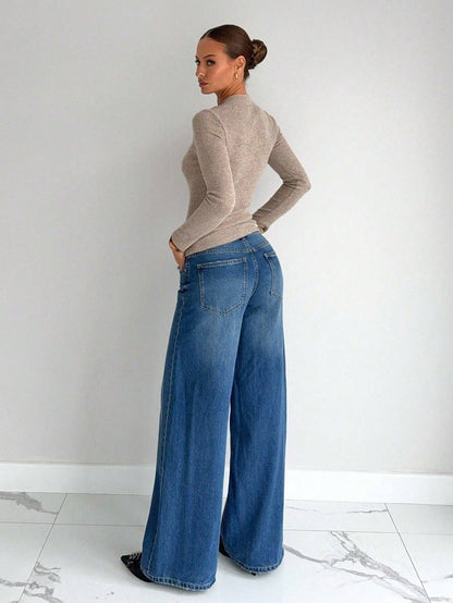 Ribbed Metal Buckle Ruched Slim Fit Top